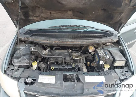 2005 Chrysler Town & Country Touring from USA, damaged, VIN 2C4GP54L95R165344